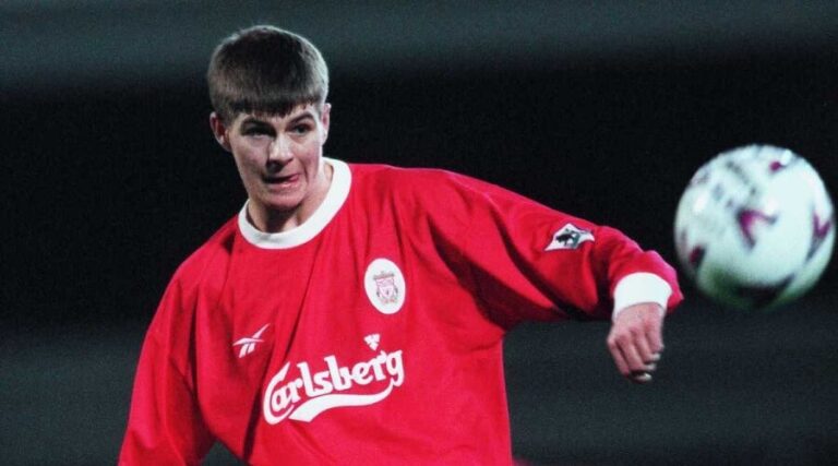 24/2/1998: Επαγγελματίας ο Steven Gerrard