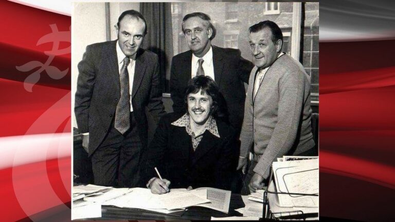 9/10/1974: Γίνεται Κόκκινος ο Phil Neal