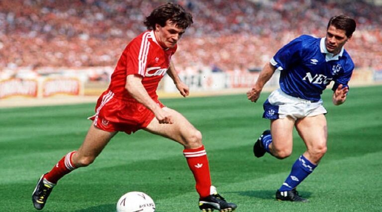 19/10/1987: Γίνεται Κόκκινος ο Ray Houghton