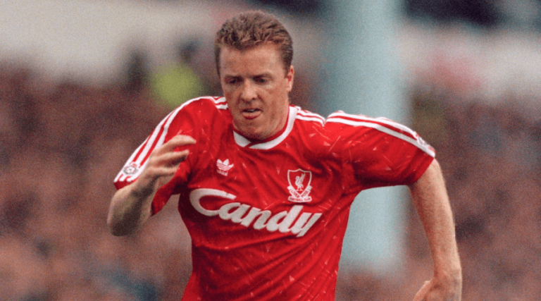26/10/1981: Γίνεται Κόκκινος ο Steve Nicol
