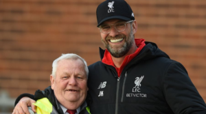 O Jurgen Klopp με τον Kenny Grimes στο Melwood.