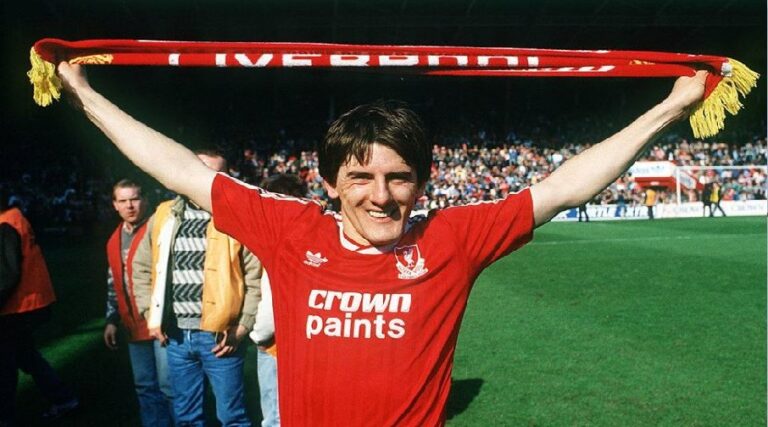 24/7/1987: Υπογράφει στους Reds ο Peter Beardsley