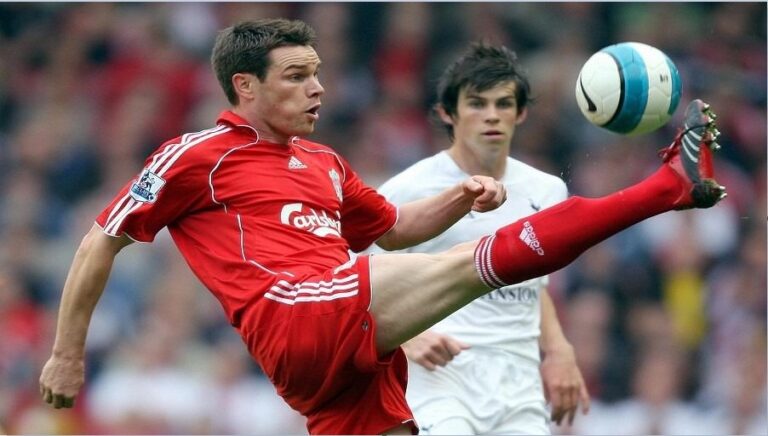 1/7/2003: Υπογράφει στους Κόκκινους ο Steve Finnan