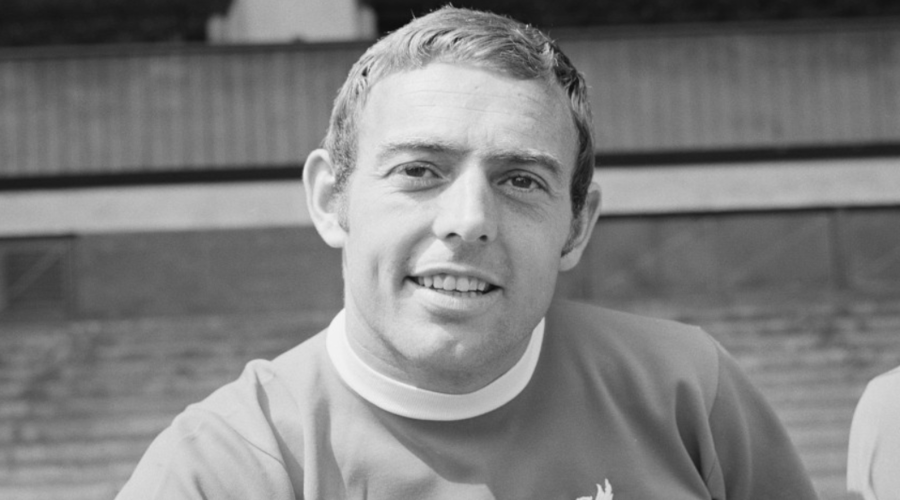 O αποθανών Ian St John.