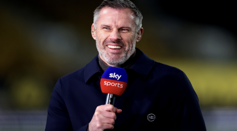 Carragher: «Ο Jones κάνει 6 επαφές πριν πασάρει»