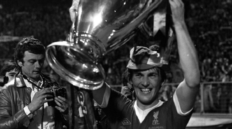 10/8/1977: Υπογράφει ο «King» Kenny Dalglish