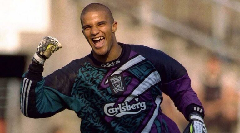 6/7/1992: Υπογράφει στη Liverpool o David James