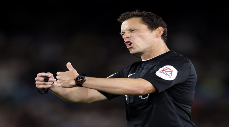 Ο Darren England στο Bournemouth – Liverpool