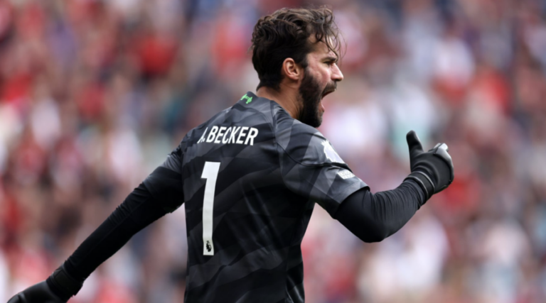 Χαρούμενος στο Anfield ο Alisson παρά το ενδιαφέρον από Σ. Αραβία