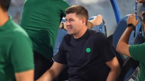 O Steven Gerrard θα κάθεται σε αυτόν τον πάγκο για αρκετό καιρό ακόμα!