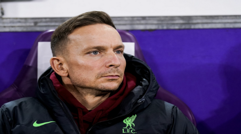 Lijnders: «Απίστευτος προπονητής ο Slot»