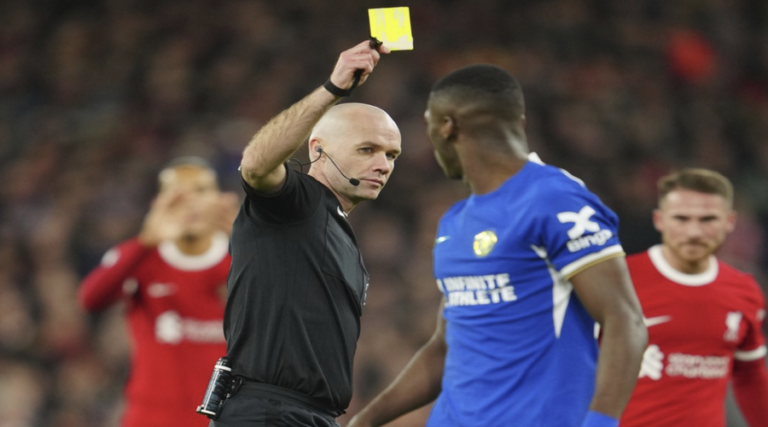 Ο Paul Tierney το Σάββατο με Nottingham Forest