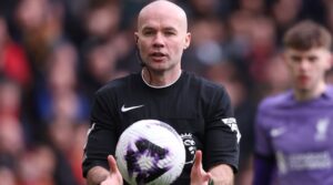 Παράπονα έχει από τον Paul Tierney η Nottingham Forest.