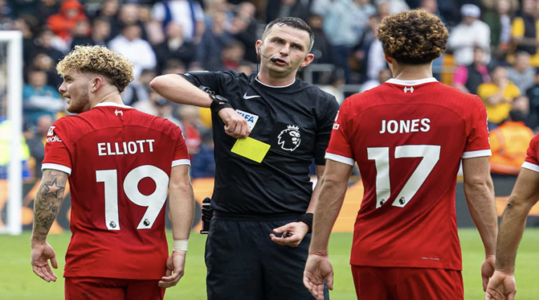 Ο Michael Oliver στο Liverpool – Manchester United