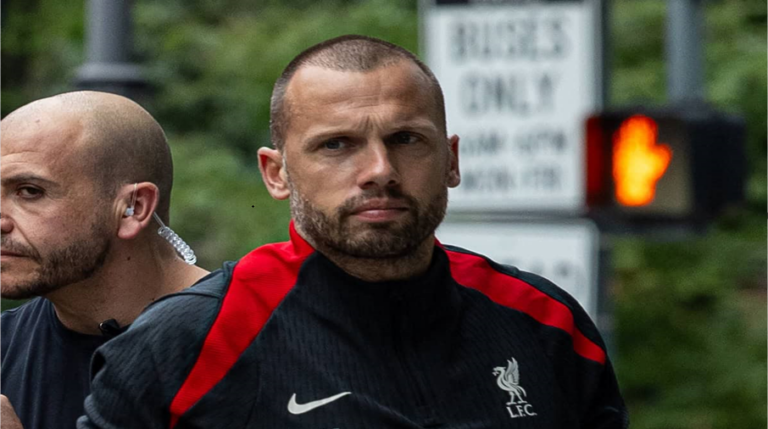 Με John Heitinga στον πάγκο κόντρα σε Wolves και Villa