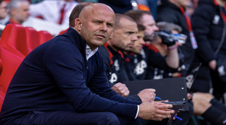 Slot: «Είδα διαφορετικά πράγματα κόντρα σε Chelsea και Arsenal»