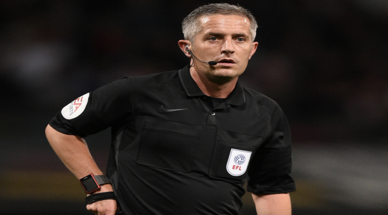 Ο Darren Bond στο Liverpool – Leicester