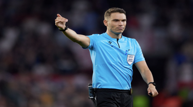 Ο Sandro Schärer σφυρίζει με RB Leipzig
