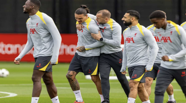 Με Ngumoha και 24 παίκτες η προπόνηση πριν την Aston Villa