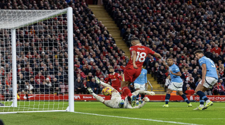 Στις 18:30 η σέντρα του Manchester City – Liverpool