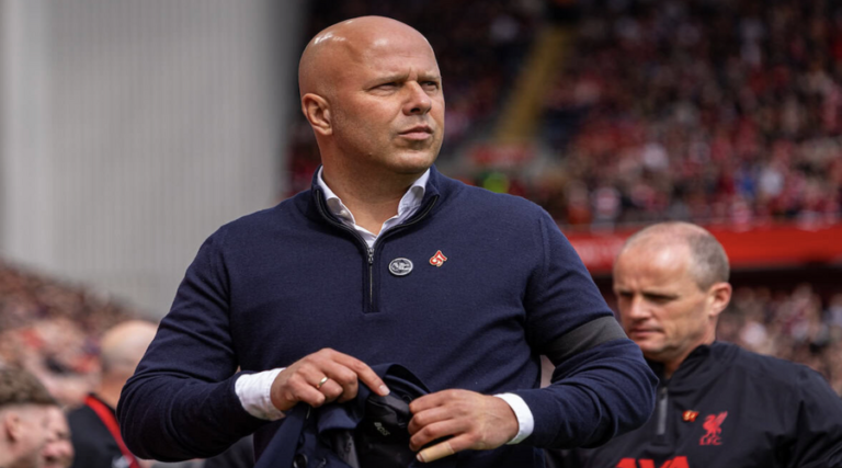 Ο Slot για Tottenham, Bradley και κατάκτηση τίτλου