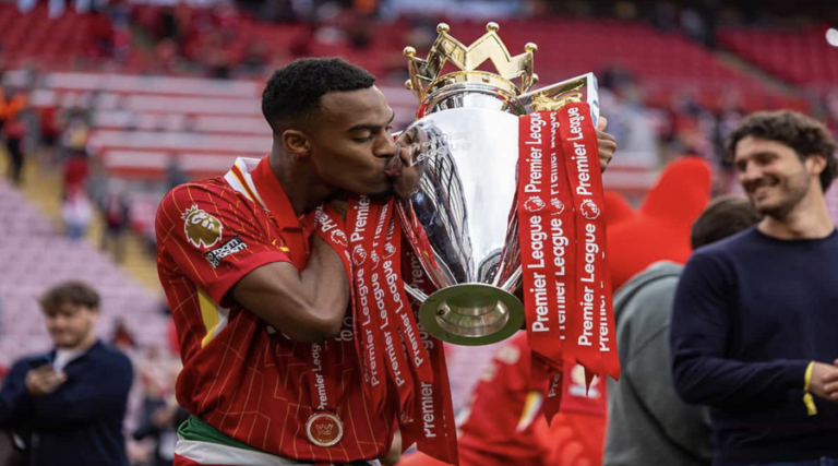 Ο Ryan Gravenberch θα παίξει στο Community Shield