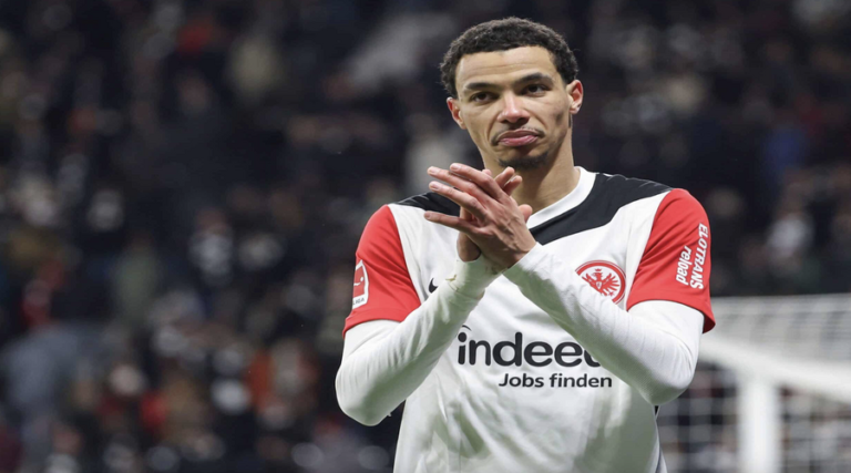 Νέες επαφές με Eintracht για Ekitike σήμερα