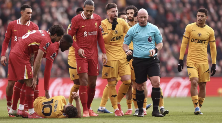 Ο Simon Hooper στο Liverpool – Newcastle 