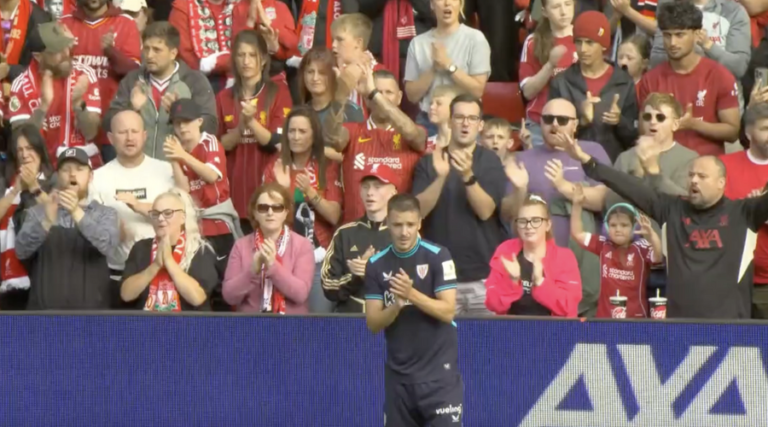 Όλο το Anfield χειροκρότησε για τον Jota στο 20ο λεπτό! (vid)