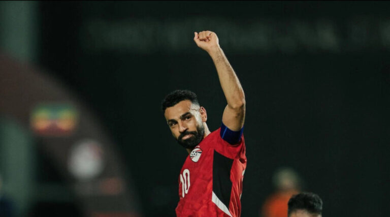 Σκόραραν Salah και Danns, ντεμπούτο για Ekitike