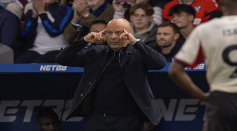 Slot: «Ένας παίκτης σκεφτόταν την επίθεση στο 2-1»