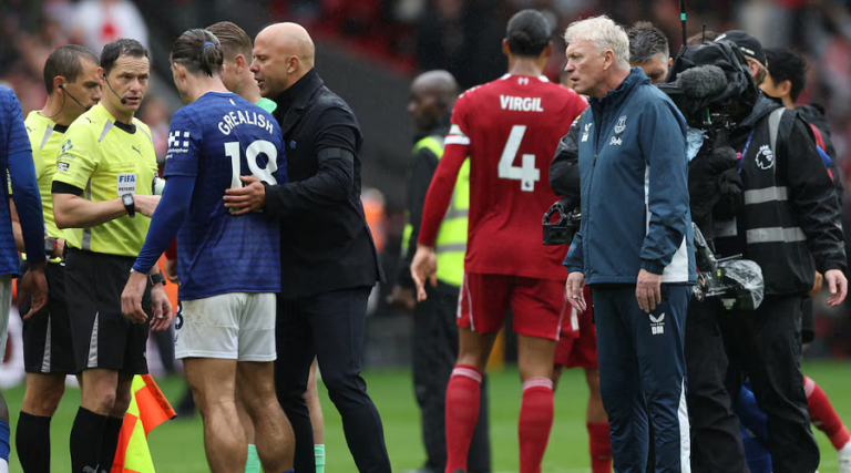 Παράπονα Grealish και Moyes και κατηγορίες για «μεροληψία» υπέρ της Liverpool