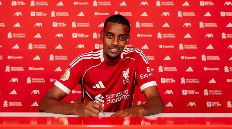 ΕΠΙΣΗΜΟ: Στη Liverpool o Alexander Isak!