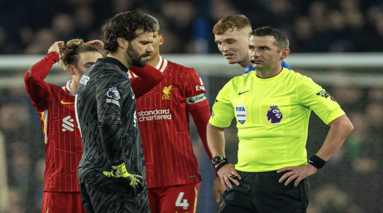 Ο Michael Oliver σφυρίζει με Burnley – στο VAR ο Tierney