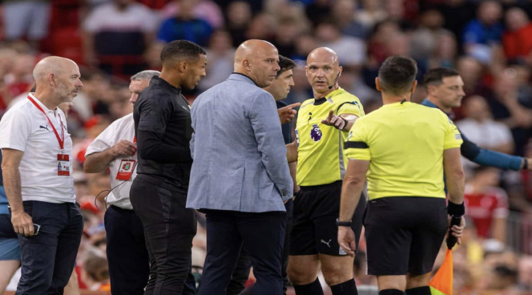 Ο Anthony Taylor σφυρίζει το Σάββατο με Leeds