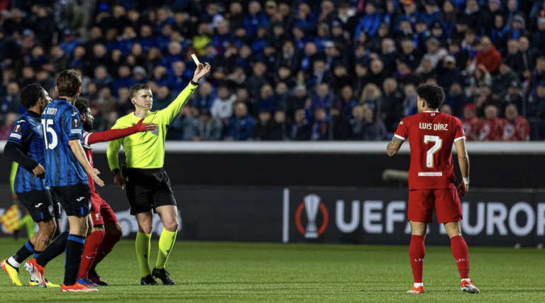 Ο Francois Letexier σφυρίζει με Eintracht