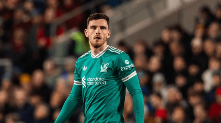 Προχωρούν οι διαπραγματεύσεις με Tottenham για τον Robertson
