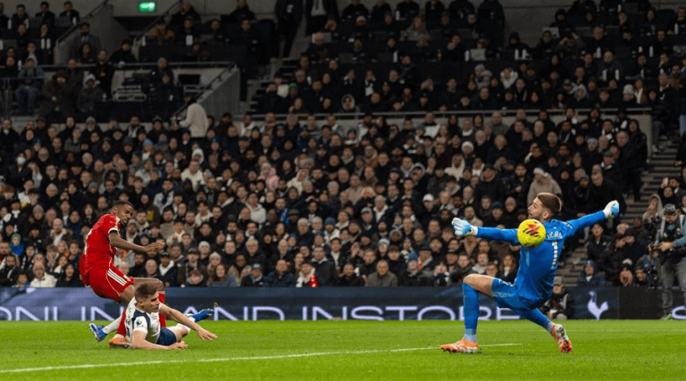 Πήρε το θρίλερ αλλά έχασε τον Isak η Liverpool
