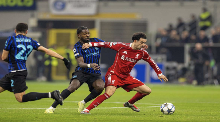 Το ενδιαφέρον της Inter για Jones και η περίπτωση Dumfries