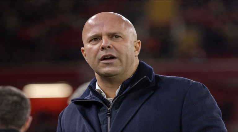 Ο Slot ετοιμάζει δυνατή ενδεκάδα για Barnsley