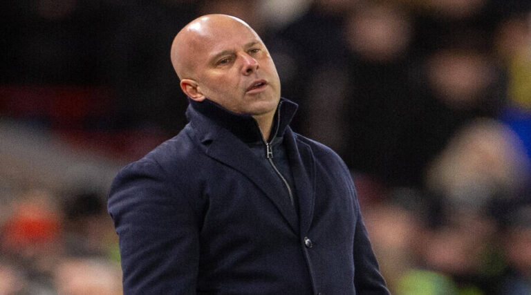 Ο Slot για Fulham και την αποχώρηση του Aaron Briggs