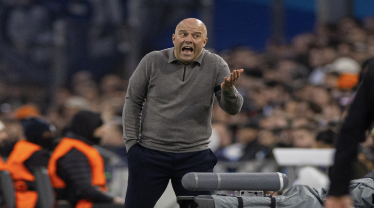 Ο Arne Slot λέει ότι οι αντίπαλοι της Liverpool αλλάζουν πάντα τακτική — Έχει δίκιο και τελικά έχει σημασία; (Μέρος 1ο)