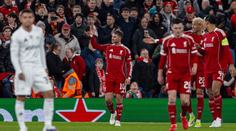 Στην οκτάδα με άνετη νίκη η Liverpool