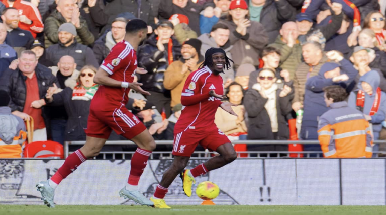 Με Frimpong και Gakpo η ενδεκάδα των Reds