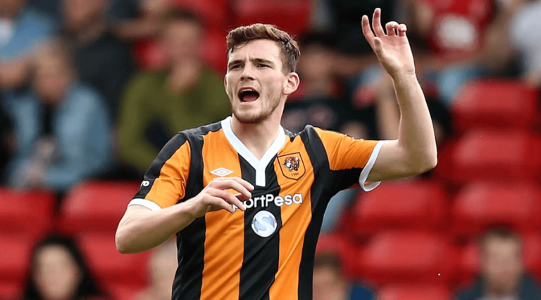 Steve Bruce: «Δεν σκόπευα να κάνω βασικό τον Robertson αλλά με εξέπληξε»
