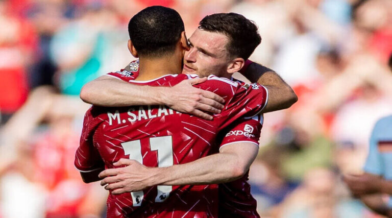 Το συγκινητικό αντίο του Anfield στους Salah και Robertson